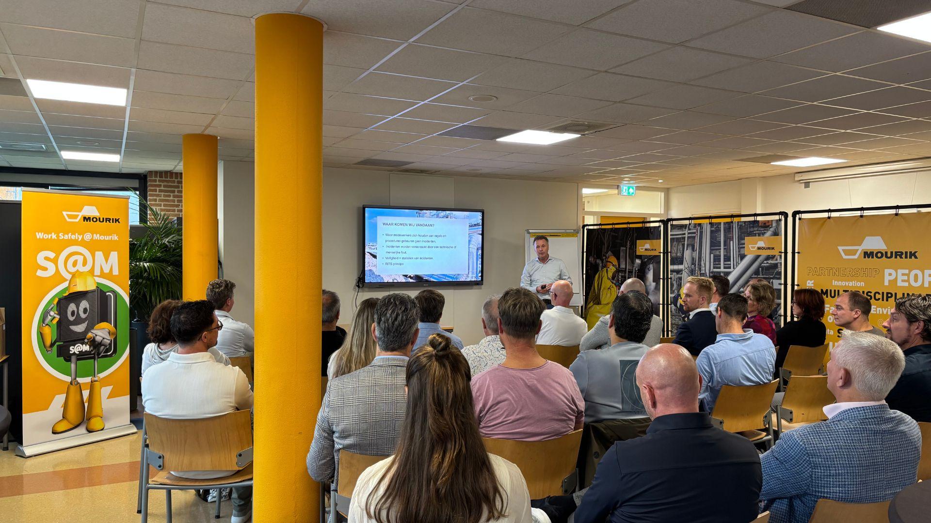 Terugblik: Kick-off Safety on Tour bij Mourik Industry - Een nieuwe kijk op veiligheid Terugblik: Kick-off Safety on Tour bij Mourik Industry - Een nieuwe kijk op veiligheid